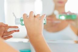 Đau đầu vì mặt đổ dầu? Sử dụng ngay 5 toner cho da dầu sau