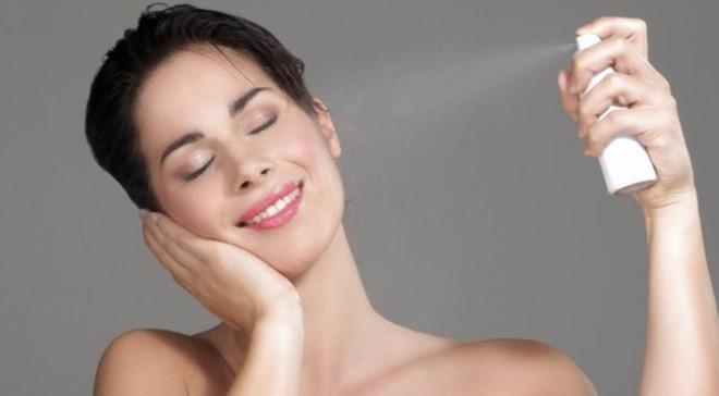Nước xịt khoáng và 5 công dụng bạn chưa biết
