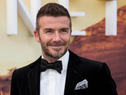 Nhìn lại những bộ trang phục ấn tượng nhất của David Beckham