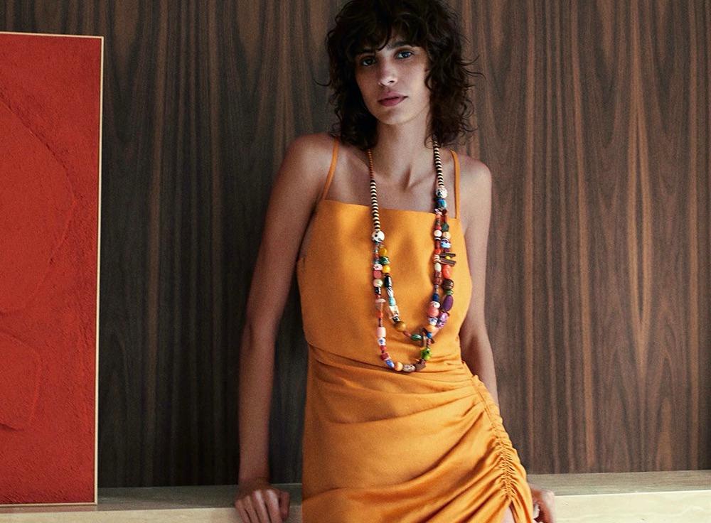 Áo váy rút dây: Vị cứu tinh cho vóc dáng của bạn