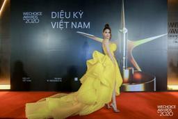 Ngọc Trinh, Châu Bùi cùng dàn hot girl đọ dáng trên thảm đỏ WeChoice Awards