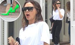 Victoria Beckham nhấn nhá trang phục trung tính bằng giày neon lòe loẹt