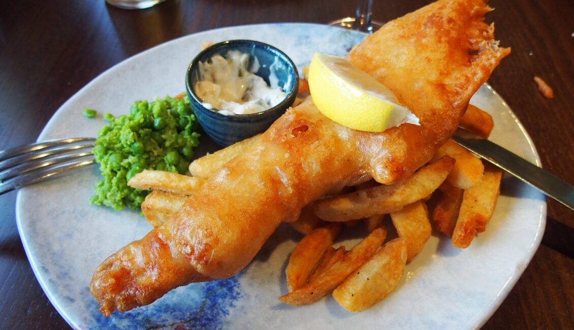 Fish and chips: Món ăn quốc hồn quốc túy của xứ sở sương mù - Ảnh 4